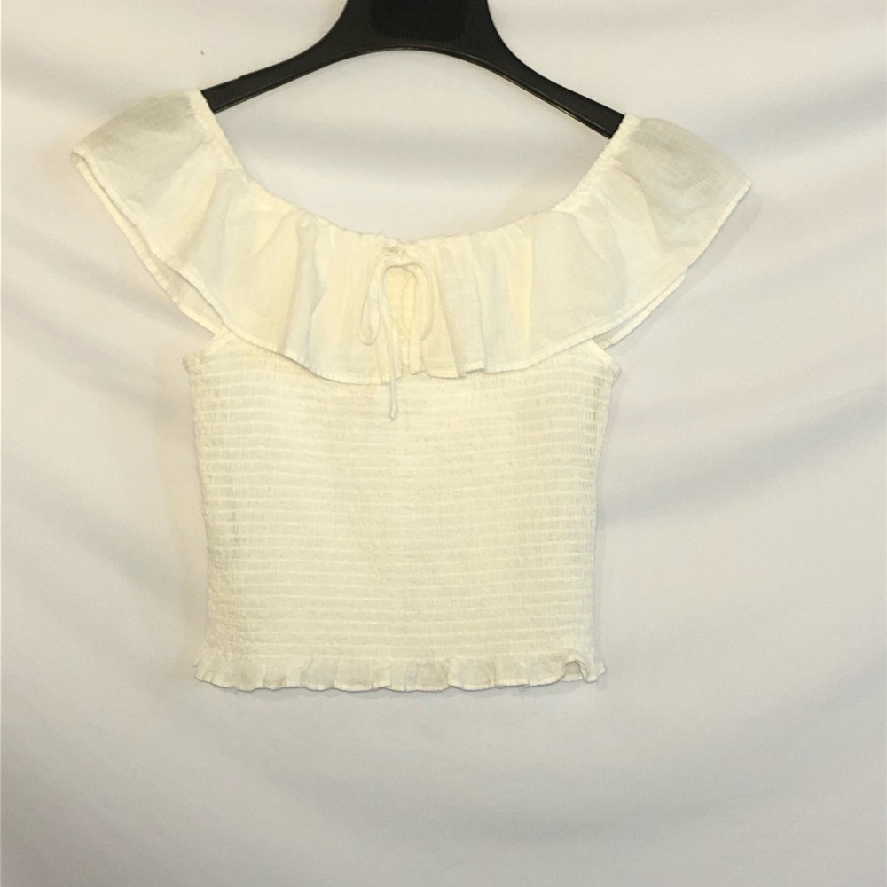 Ivy and Main White Sleeveless Top